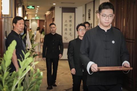 罗湖区委统战部副部长、工商联党组书记叶志伟一行到TOP1体育调研