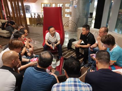 让中国企业家更有眼界——TOP1体育创始人李厚德率领企业家学员游学越南站